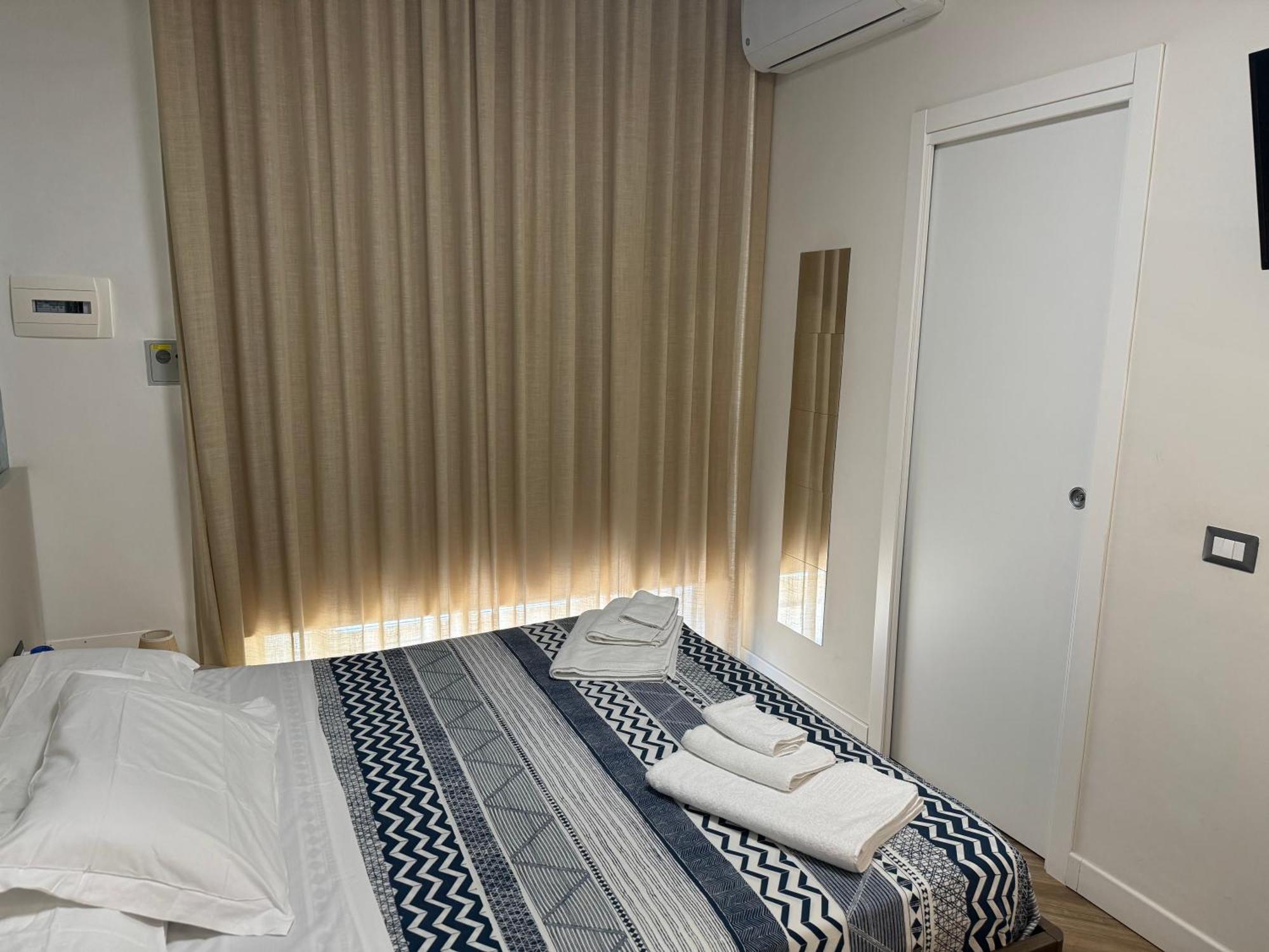 נאפולי Rooms Garibaldi מראה חיצוני תמונה