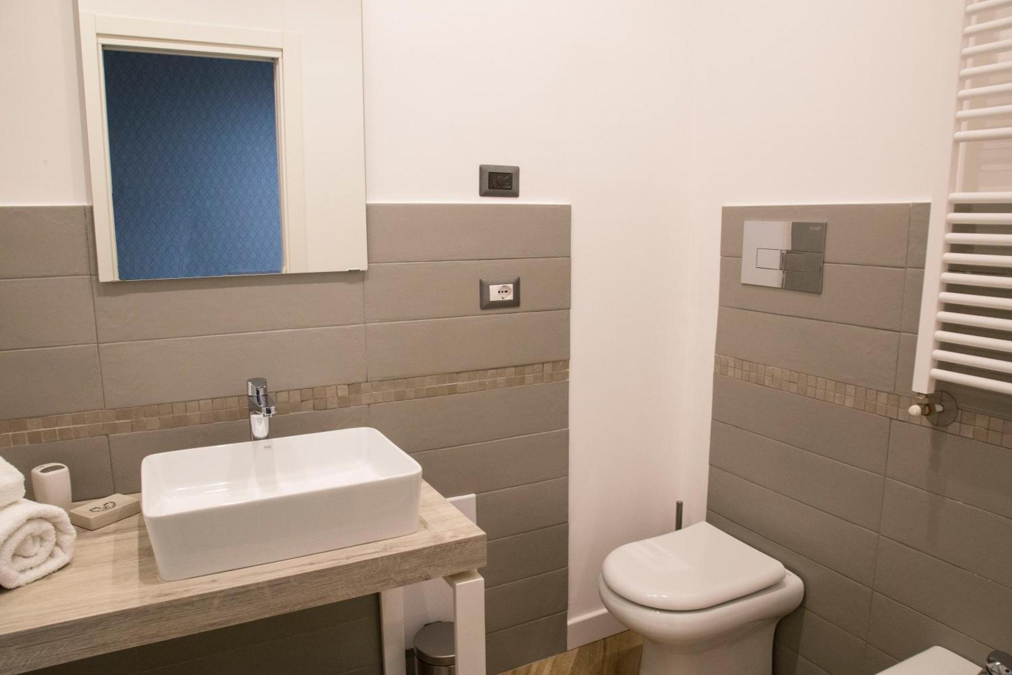 נאפולי Rooms Garibaldi מראה חיצוני תמונה